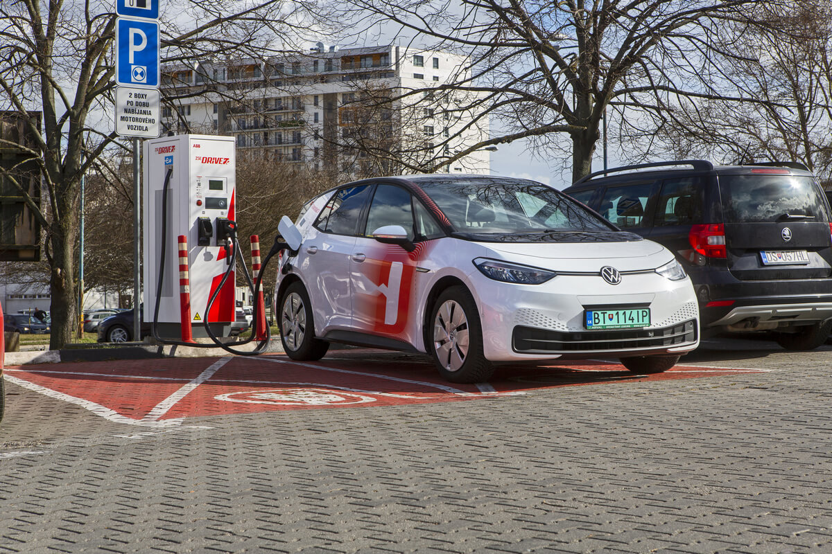 Nabíjacia stanica ZSE Drive BA Slovnaft Wolkrova