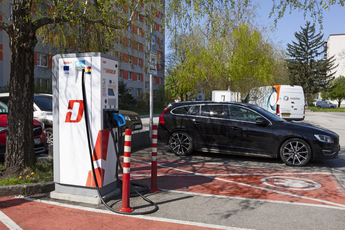 Nabíjacia stanica ZSE Drive Piešťany OD Prior 2