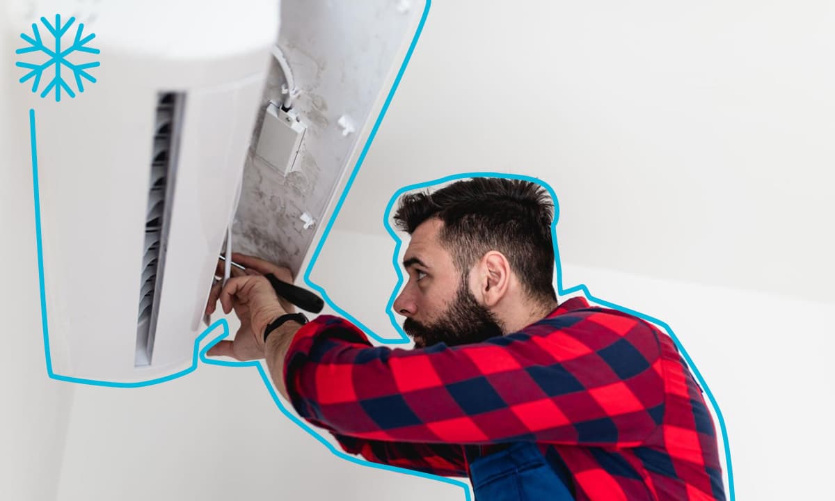 Demontáž klimatizácie servisným technikom
